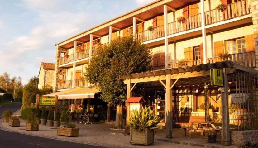 Hotel La Clairiere Chambon-sur-Dolore Bagian luar foto
