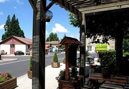 Hotel La Clairiere Chambon-sur-Dolore Bagian luar foto